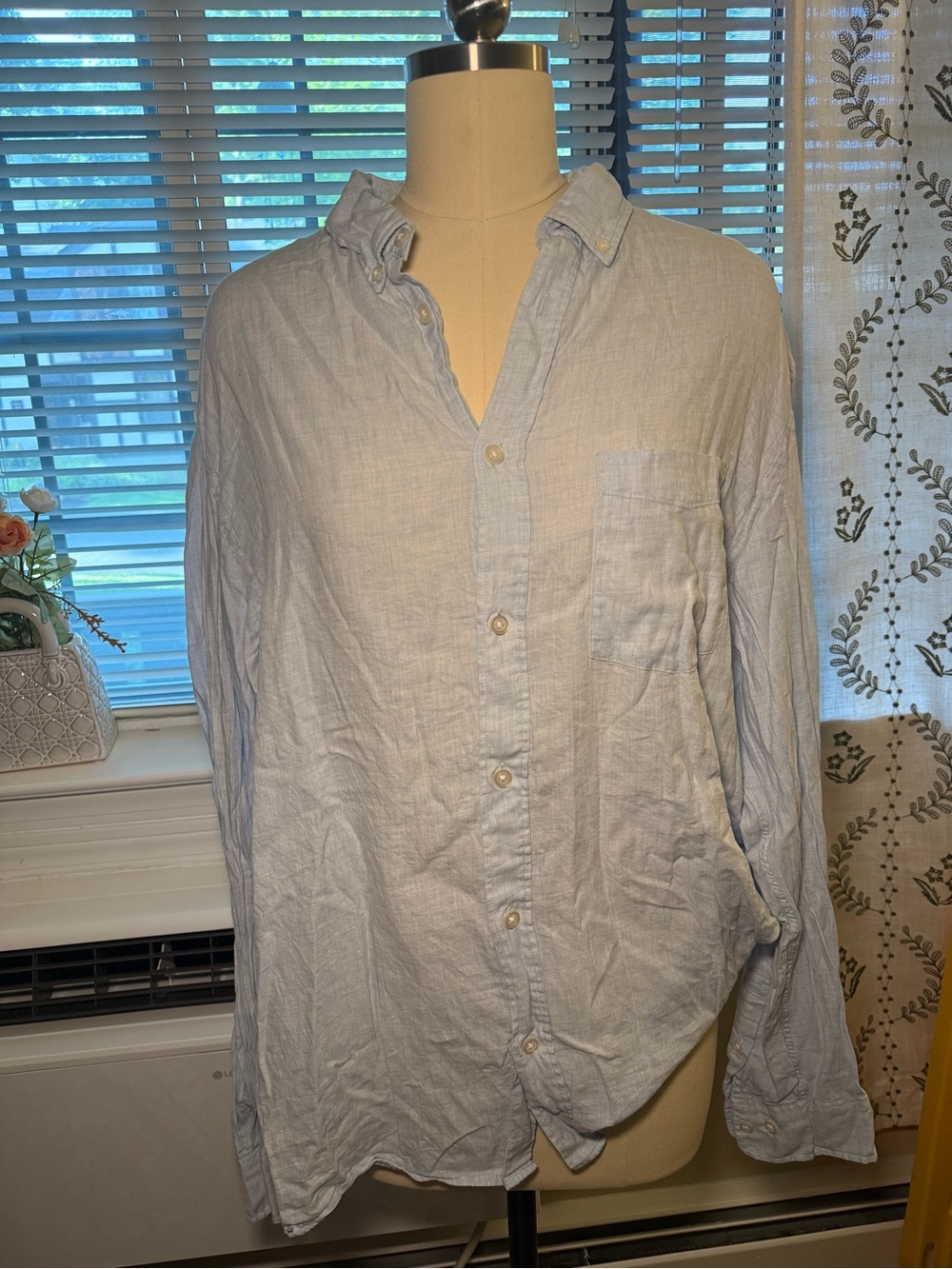 H&M women’s button down 100% cotton